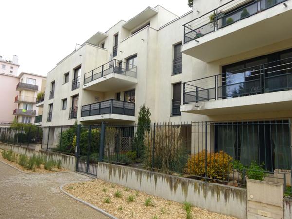 2 pièces - balcon - place de parking en sous-sol