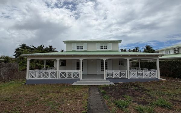 Maison à louer    5 pièces •  Baie-Mahault