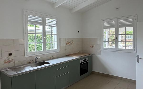 Maison à louer    5 pièces •  Baie-Mahault