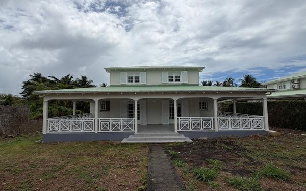 Maison à louer    5 pièces •  Baie-Mahault