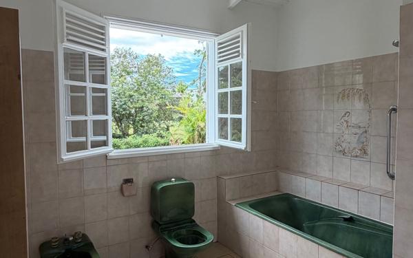 Maison à louer    5 pièces •  Baie-Mahault