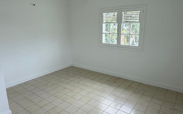 Maison à louer    5 pièces •  Baie-Mahault