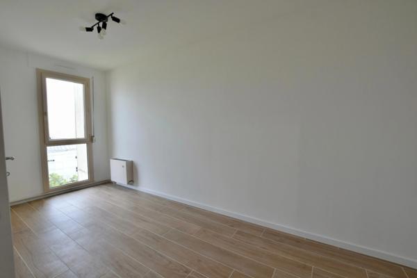 Appartement entièrement rénové de trois chambres