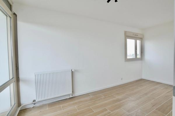 Appartement entièrement rénové de trois chambres