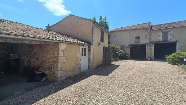 MAISON EN PIERRE + DÉPENDANCES CISSÉ