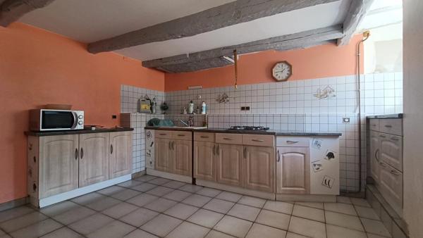MAISON EN PIERRE + DÉPENDANCES CISSÉ