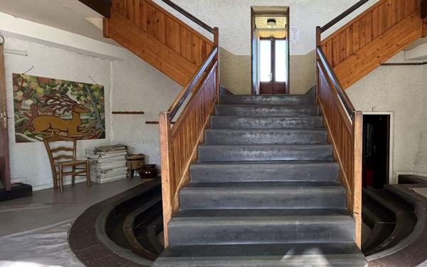 Maison à vendre    15 pièces •  Le Bleymard