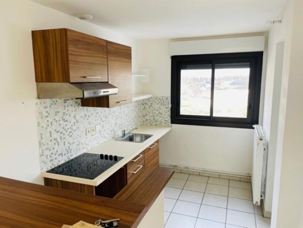 Location Appartement 4 pièces Parthenay (79200) - centre ville