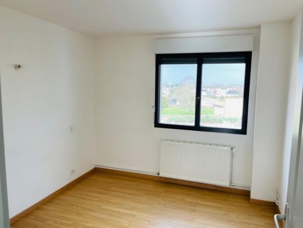 Location Appartement 4 pièces Parthenay (79200) - centre ville