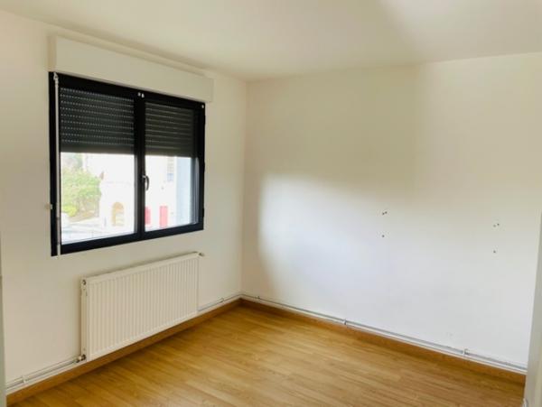 Location Appartement 4 pièces Parthenay (79200) - centre ville