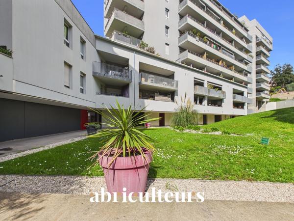Nice Sainte-Marguerite Superbe 2 pièces lumineux de 46 m² avec belle terrasse et parking en sus