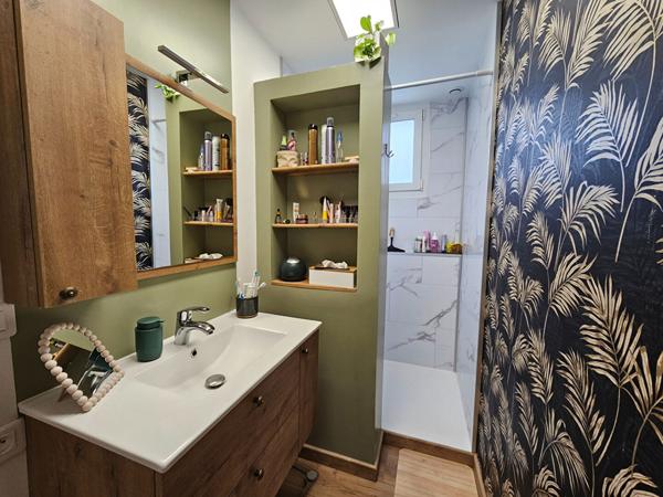 MAISON FAMILIALE RENOVEE 5 CHAMBRES JARDIN CLOS PROCHE CENTRE VILLE ECOLES COMMERCES