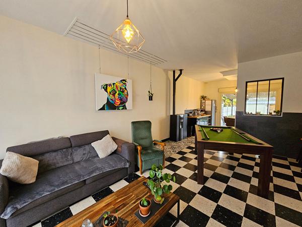 MAISON FAMILIALE RENOVEE 5 CHAMBRES JARDIN CLOS PROCHE CENTRE VILLE ECOLES COMMERCES