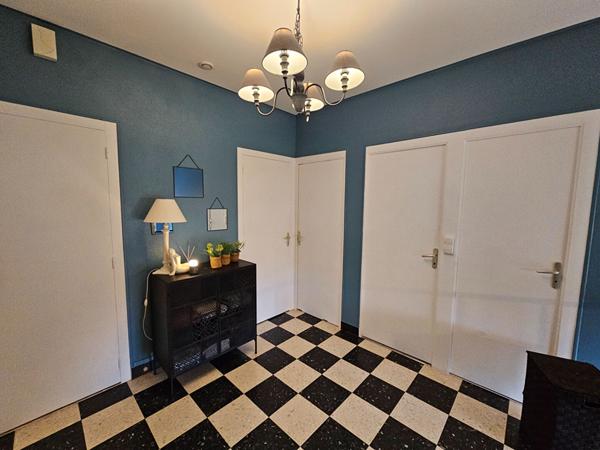 MAISON FAMILIALE RENOVEE 5 CHAMBRES JARDIN CLOS PROCHE CENTRE VILLE ECOLES COMMERCES