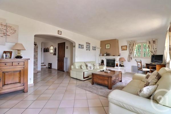Maison à vendre  5 pièces - 202 m 2   FREJUS  - 83
