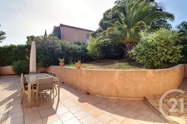 Maison à vendre  5 pièces - 202 m 2   FREJUS  - 83
