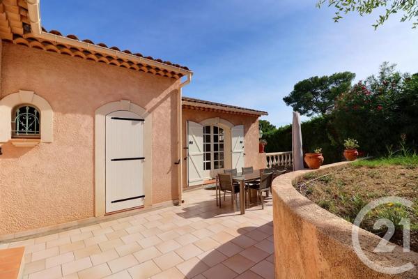 Maison à vendre  5 pièces - 202 m 2   FREJUS  - 83