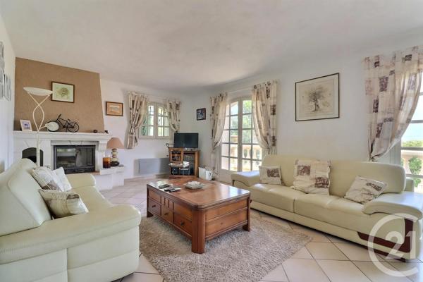 Maison à vendre  5 pièces - 202 m 2   FREJUS  - 83