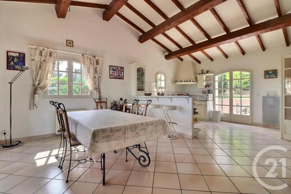 Maison à vendre  5 pièces - 202 m 2   FREJUS  - 83