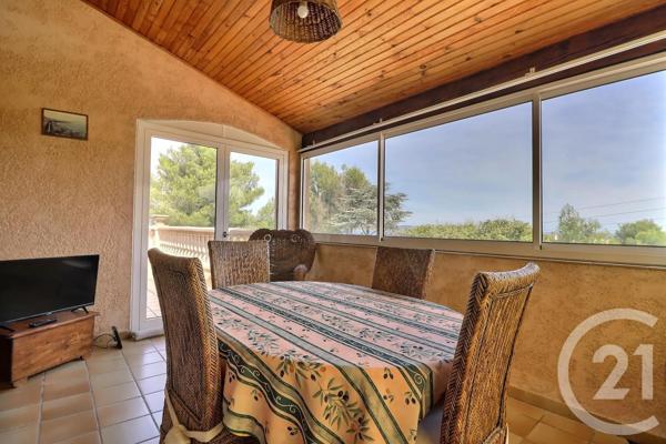 Maison à vendre  5 pièces - 202 m 2   FREJUS  - 83