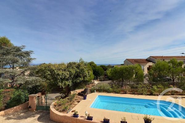Maison à vendre  5 pièces - 202 m 2   FREJUS  - 83