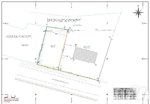Terrain à bâtir ,  viabilisé en eau et électricité et  raccordable au tout à l'égout.