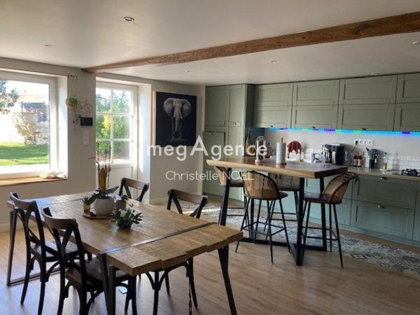 Maison à SAINTE-GEMME-LA-PLAINE, 85400 - 7 pièces 194m²