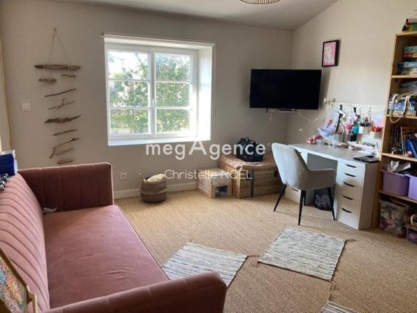 Maison à SAINTE-GEMME-LA-PLAINE, 85400 - 7 pièces 194m²