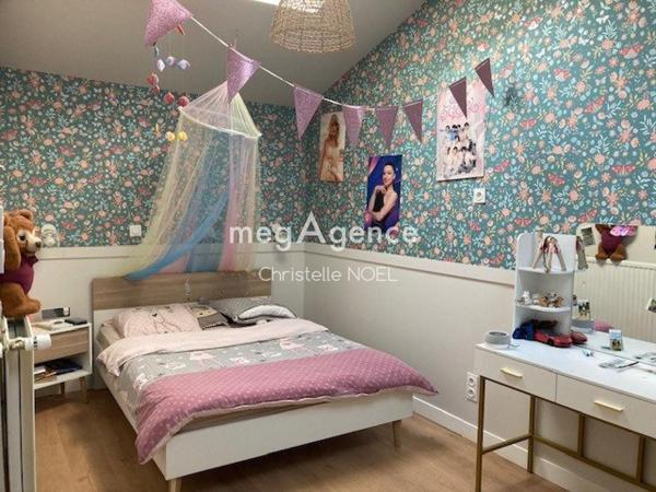 Maison à SAINTE-GEMME-LA-PLAINE, 85400 - 7 pièces 194m²