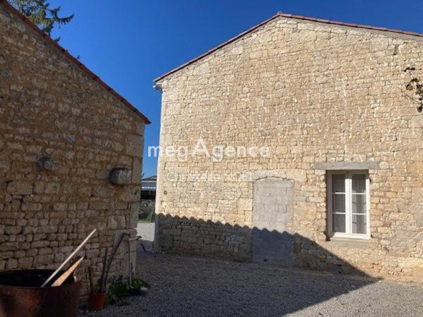 Maison à SAINTE-GEMME-LA-PLAINE, 85400 - 7 pièces 194m²