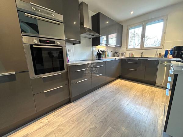 Maison Carrieres Sous Poissy 7 pièce(s) 132.16 m2 €485 000 ** - Référence 9013