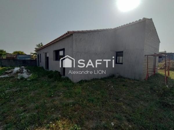 Très bien situé dans le marais, proche de la Rochelle et Niort