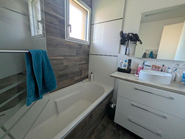 Maison de plain pied à vendre proche du centre de Saint Meen Le Grand