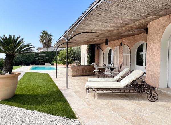 Rare Villa de Plein Pieds aux Issambres, vue mer