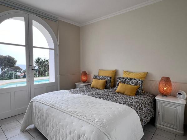 Rare Villa de Plein Pieds aux Issambres, vue mer