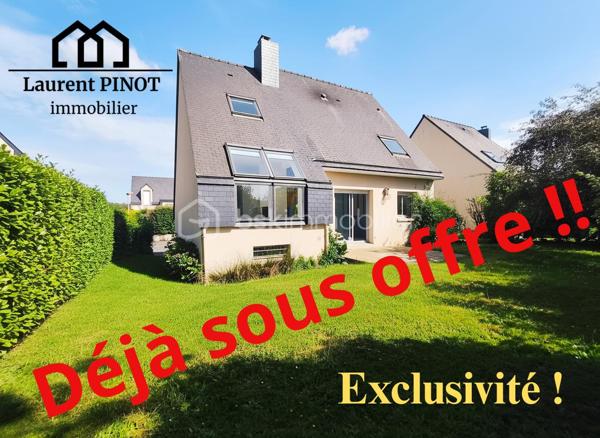 Venez découvrir cette maison individuelle située dans un quartier recherché du centre de Saint Grégoire !
Implantée sur un terrain  de 430 m2, cette maison très lumineuse dispose de 114 m2 habitables ( 137 m2 utiles + 58 m2 de garage ). Certificat de surface disponible.
Elle est composée de :
- Au rez de chaussée :
Entrée, cuisine aménagée récente, salle à manger, salon, suite parentale avec salle d'eau, WC séparés. Grand garage.
- À l'étage : 
 3 belles chambres, bureau, salle de bain avec douche, WC séparés.
-Technique :
Couverture en ardoises naturelles
Menuiseries extérieures aluminium double-vitrage.
Chauffage électrique.
Cheminée à l’âtre.
Tout à l'égout.
Les atouts de ce bien  : 
- Volumes intéressants.
- Lumineux.
- Emplacement stratégique. 
- Terrain paysagé.