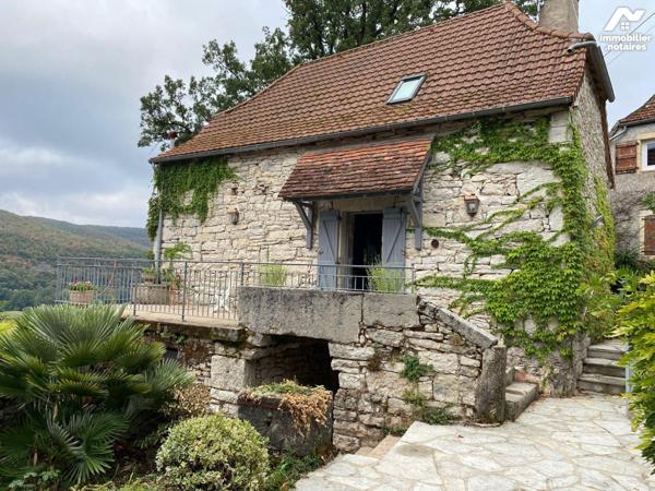 A VENDRE - Dans la vallée du Lot, à 12 km de CAJARC (Lot - 46160), au calme, avec vue dominante...