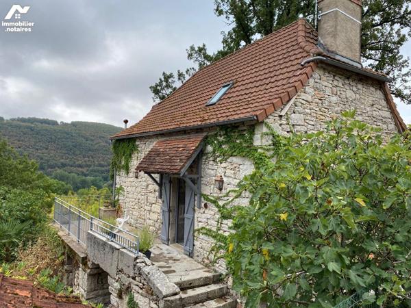 A VENDRE - Dans la vallée du Lot, à 12 km de CAJARC (Lot - 46160), au calme, avec vue dominante...