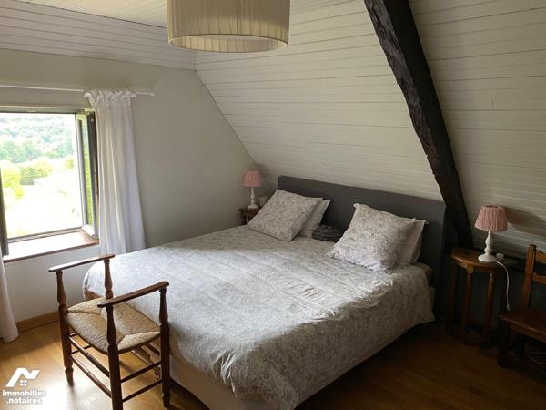 A VENDRE - Dans la vallée du Lot, à 12 km de CAJARC (Lot - 46160), au calme, avec vue dominante...