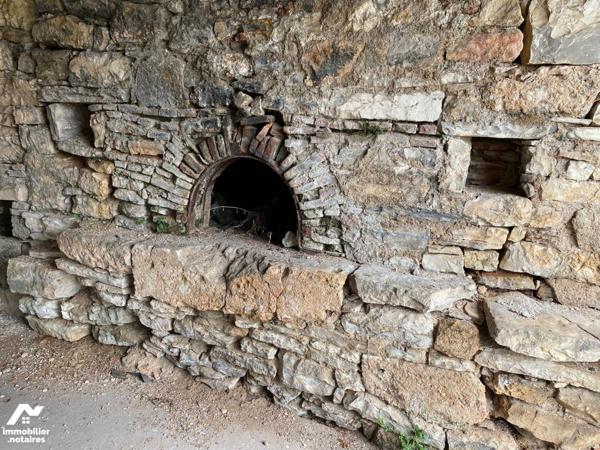 A VENDRE - Dans la vallée du Lot, à 12 km de CAJARC (Lot - 46160), au calme, avec vue dominante...