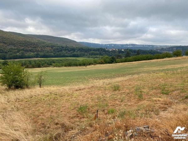 A VENDRE - Dans la vallée du Lot, à 12 km de CAJARC (Lot - 46160), au calme, avec vue dominante...
