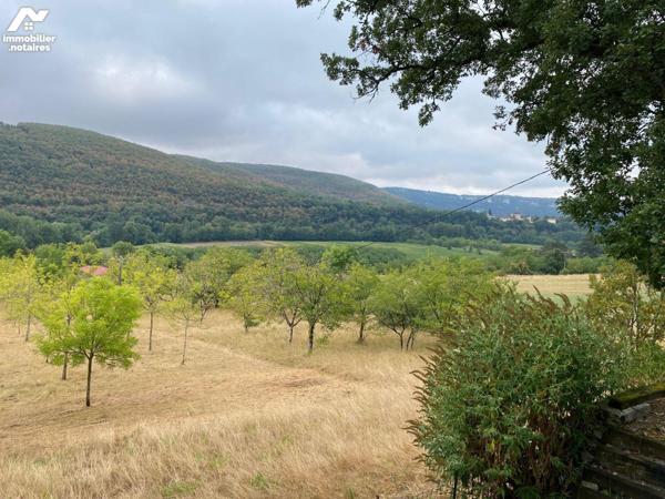 A VENDRE - Dans la vallée du Lot, à 12 km de CAJARC (Lot - 46160), au calme, avec vue dominante...