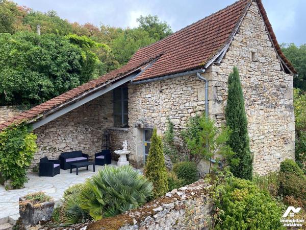 A VENDRE - Dans la vallée du Lot, à 12 km de CAJARC (Lot - 46160), au calme, avec vue dominante...