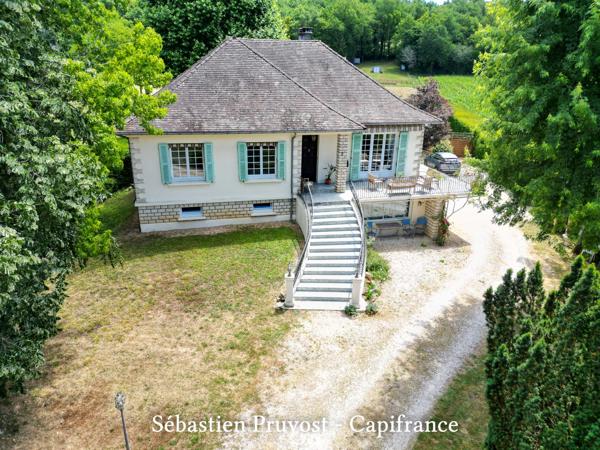 Saint-Front-la-Rivière (24) Maison à vendre 5 pièces, beaux volumes, lumineux, sou-sol aménagé, terrain 2194m2, 2chambres, studio et atelier.