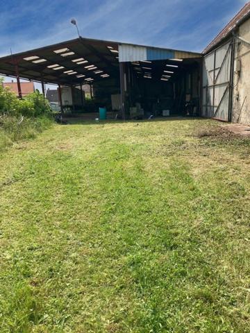 Hangar Baudoux 500m² + terrain a bâtir de 2100 m²