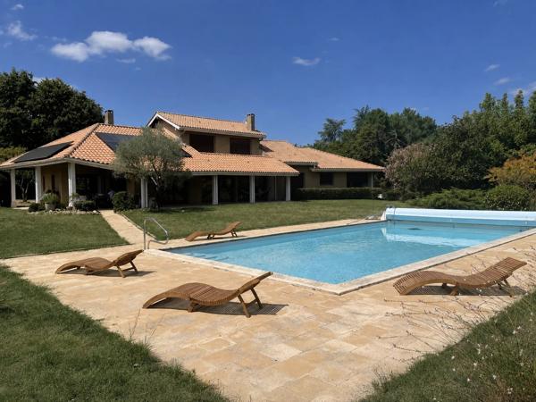 Maison d’architecte avec parc, piscine – Casteljaloux
