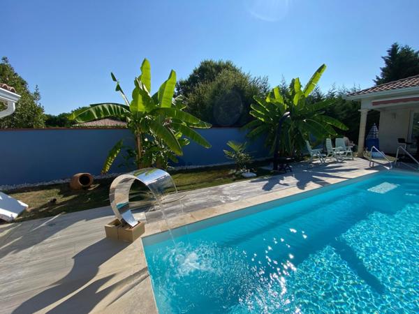 ST-PORQUIER (82) Bel ensemble immobilier de standing composé de deux logements, piscine et grand garage