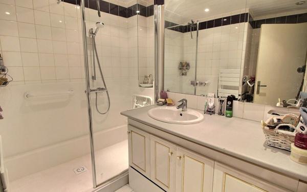 Appartement à vendre    3 pièces • 71,40 m2 Vincennes