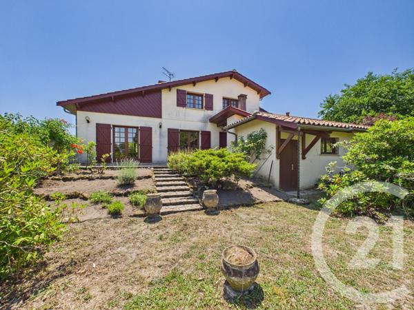 Maison à vendre  6 pièces - 163 m 2   FARGUES ST HILAIRE  - 33