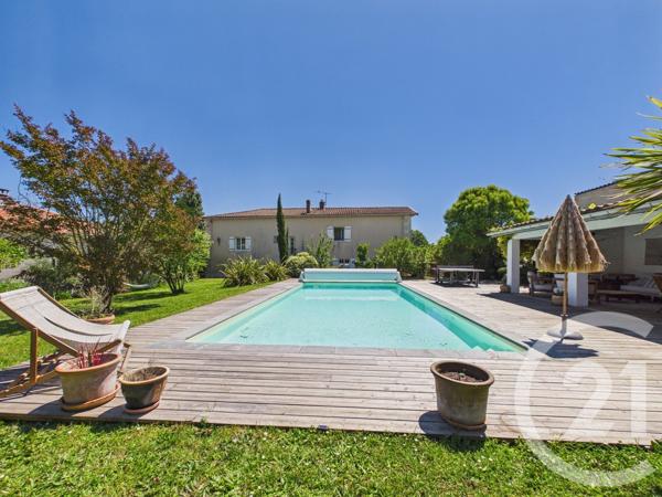 Maison à vendre  6 pièces - 163 m 2   FARGUES ST HILAIRE  - 33